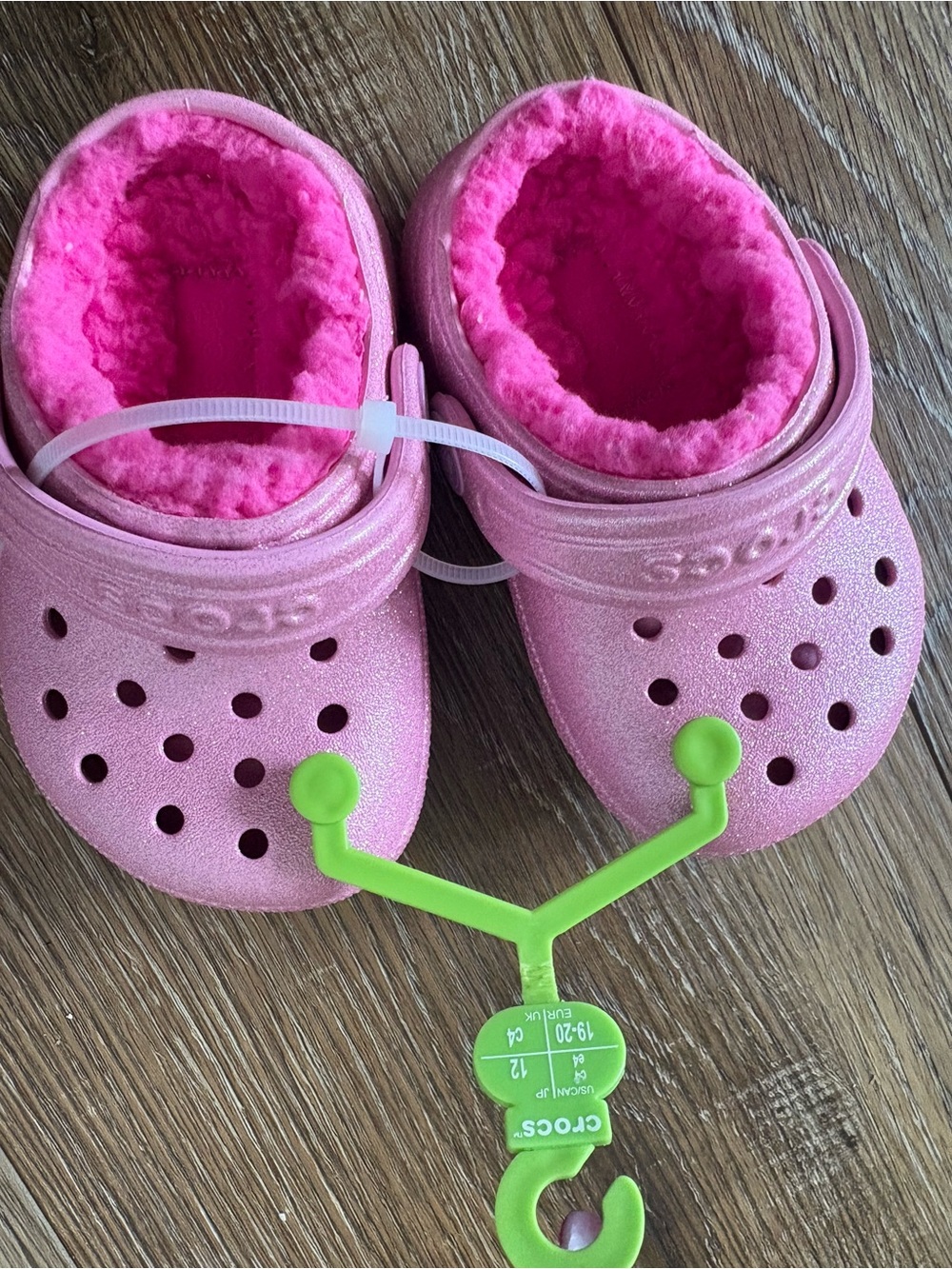 NWT CROCS Kids Sparkle Pink Fuzzy-Lined Clogs 4C